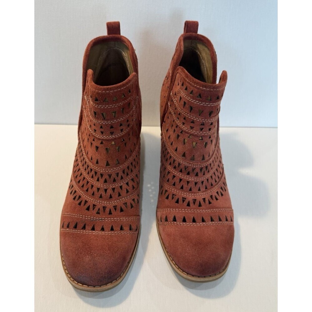 Sofft Bristow Boot Women's Size 8.5 Coral Red Suede Distressed Perforated Bootie